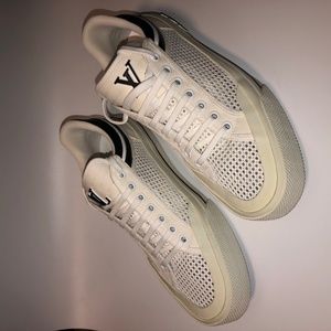 Louis Vuitton Men Sneaker